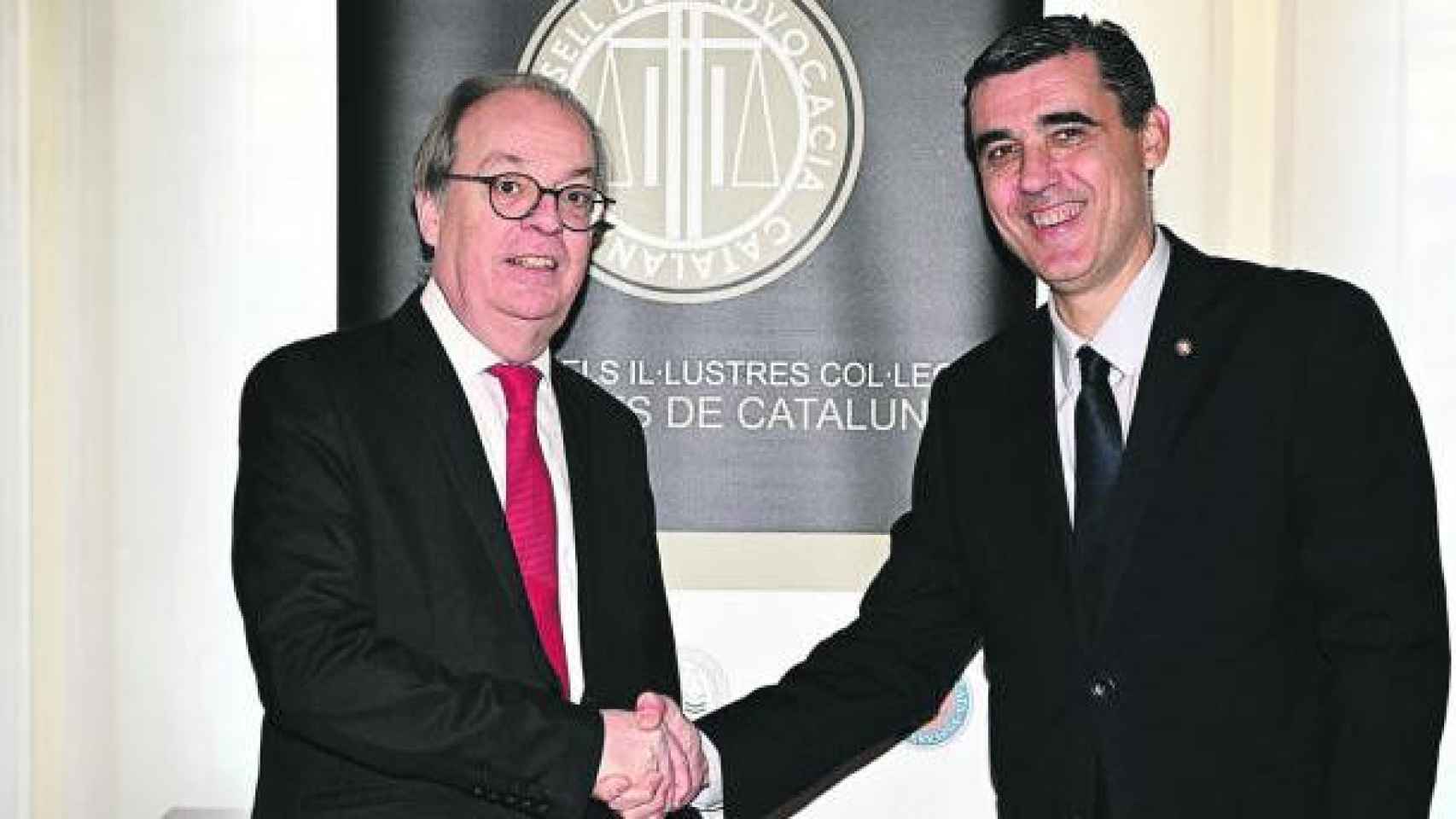 Ignasi Puig (i) junto a su predecesor al frente del Consejo de la Abogacía Catalana, Julio J. Naveira / CG