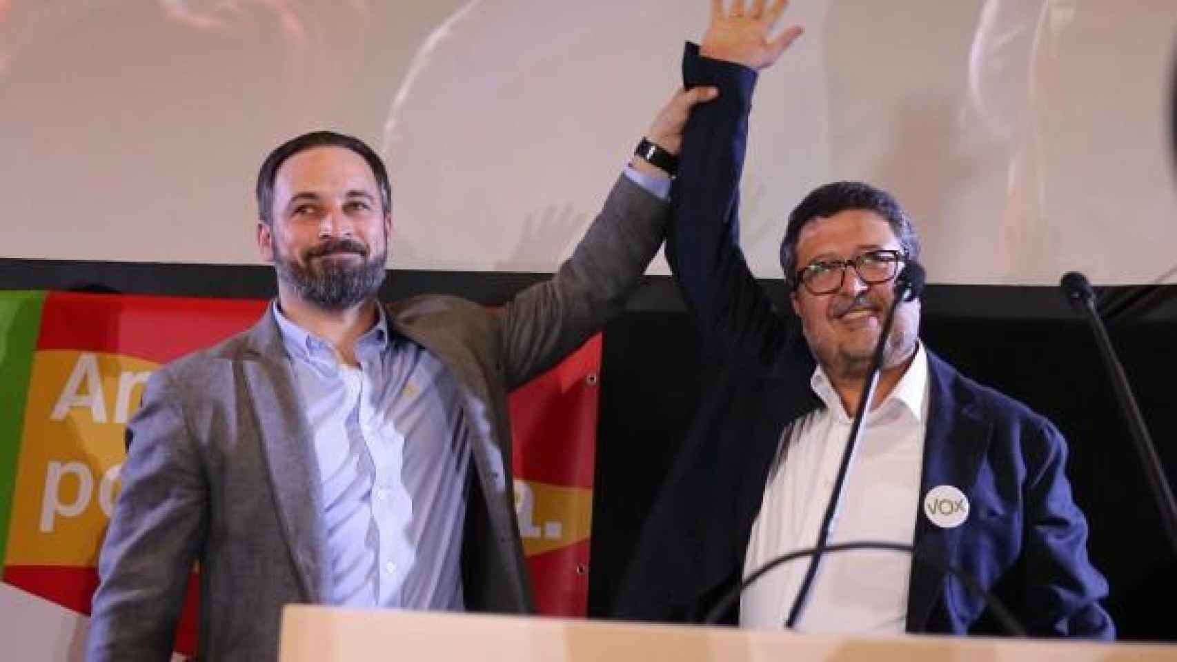 El presidente de Vox, Santiago Abascal, y el candidato a la presidencia de la Junta /EP
