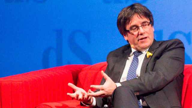 El expresidente catalán Carles Puigdemont, en una conferencia pública / EFE