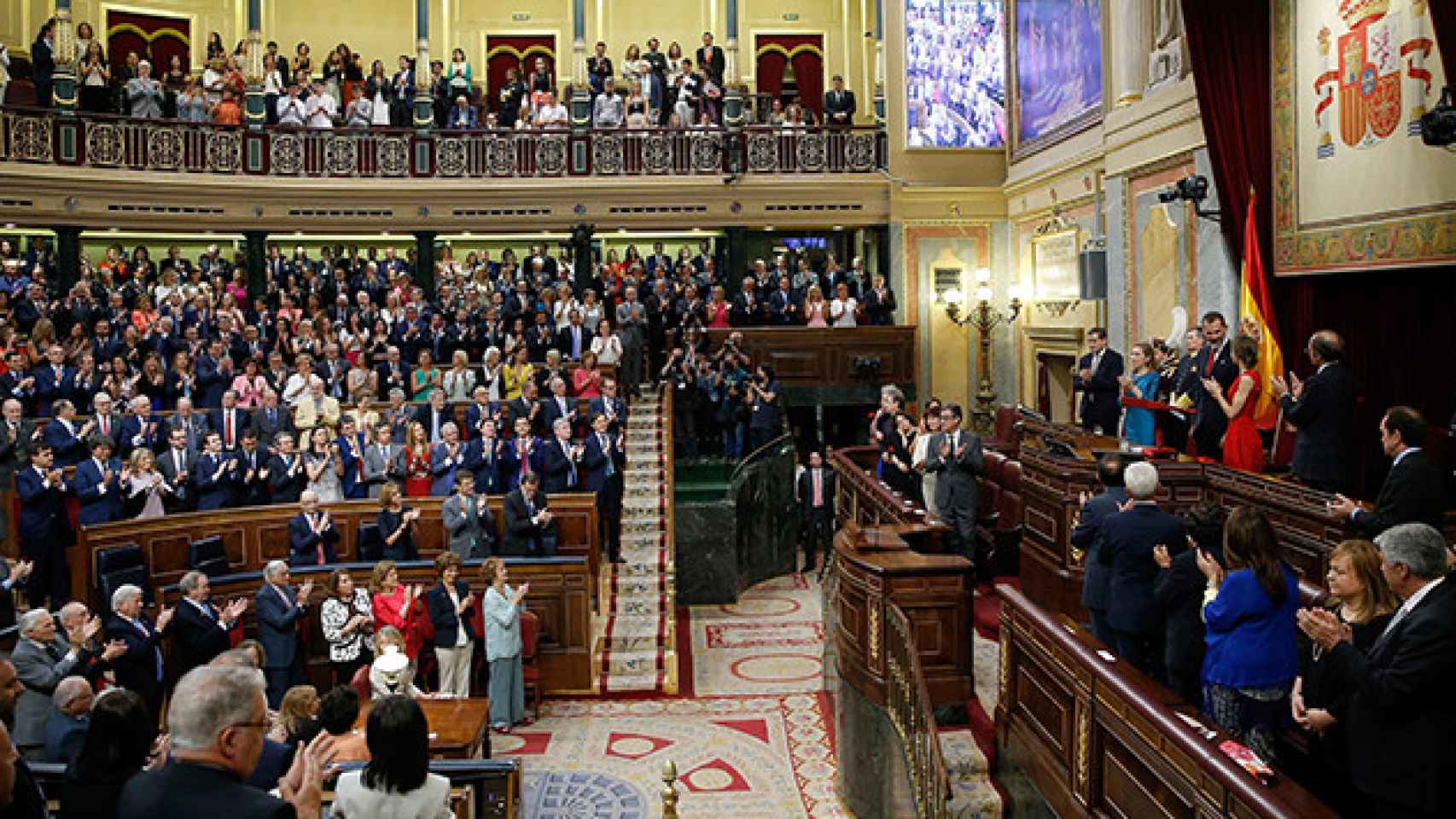 Vista general del hemiciclo del Congreso donde hoy los Reyes han presidido una sesión solemne para conmemorar el 40 aniversario de las primeras elecciones democráticas de 1977