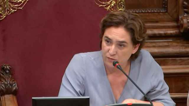 La alcaldesa de Barcelona Ada Colau, durante un pleno municipal / CG