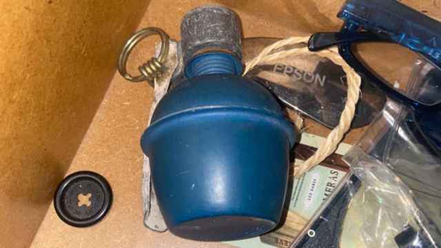 La granada de mano hallada por una vecina de Via Augusta / MOSSOS D'ESQUADRA