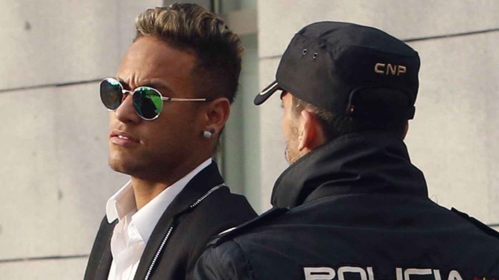 Neymar, a las puertas de la Audiencia Nacional, en una imagen de archivo / EFE