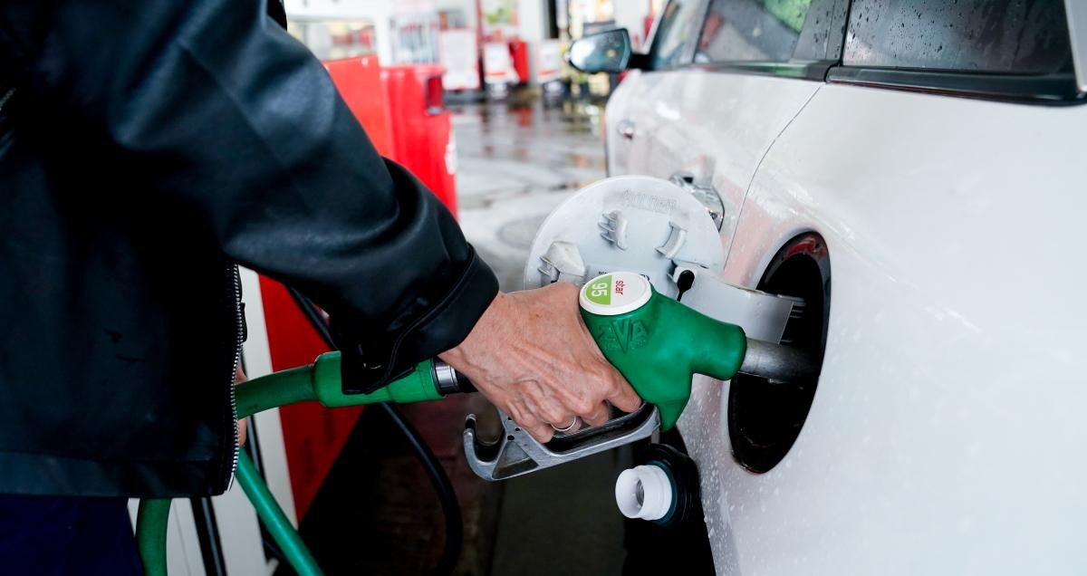 La gasolina da una tregua a los consumidores tras alcanzar máximos históricos / EUROPA PRESS