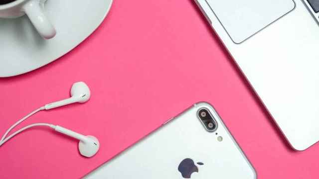 Auriculares para escuchar Apple Music / PIXABAY