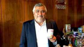 Laurent Dereux, director general de Nestlé hasta finales de mayo con una fabada litoral con menos grasas y sal / CG