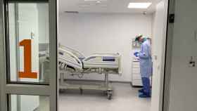 Una habitación reservada para pacientes con coronavirus / EP