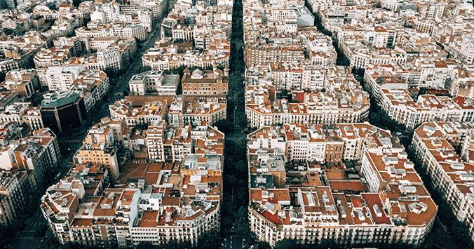 Vista aérea de Barcelona, donde está ubicado el barrio de Sant Antoni / UNSPLASH