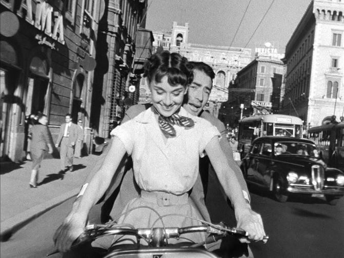 Audrey Hepburn en la película 'Vacaciones en Roma' / PARAMOUNT PICTURES