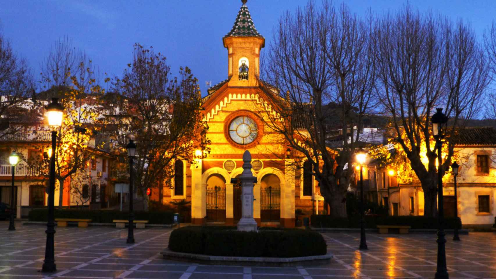 Una plaza del municipio de Güevéjar en Granada, foto de archivo