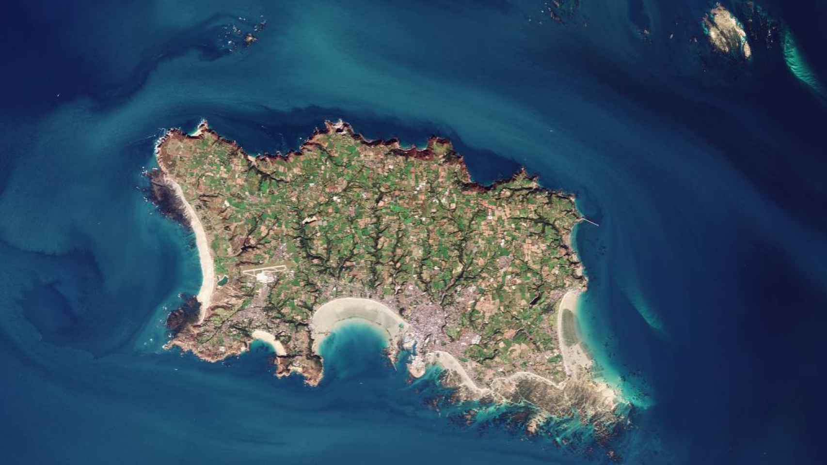 Vista aérea de la isla de Guernsey | REDES