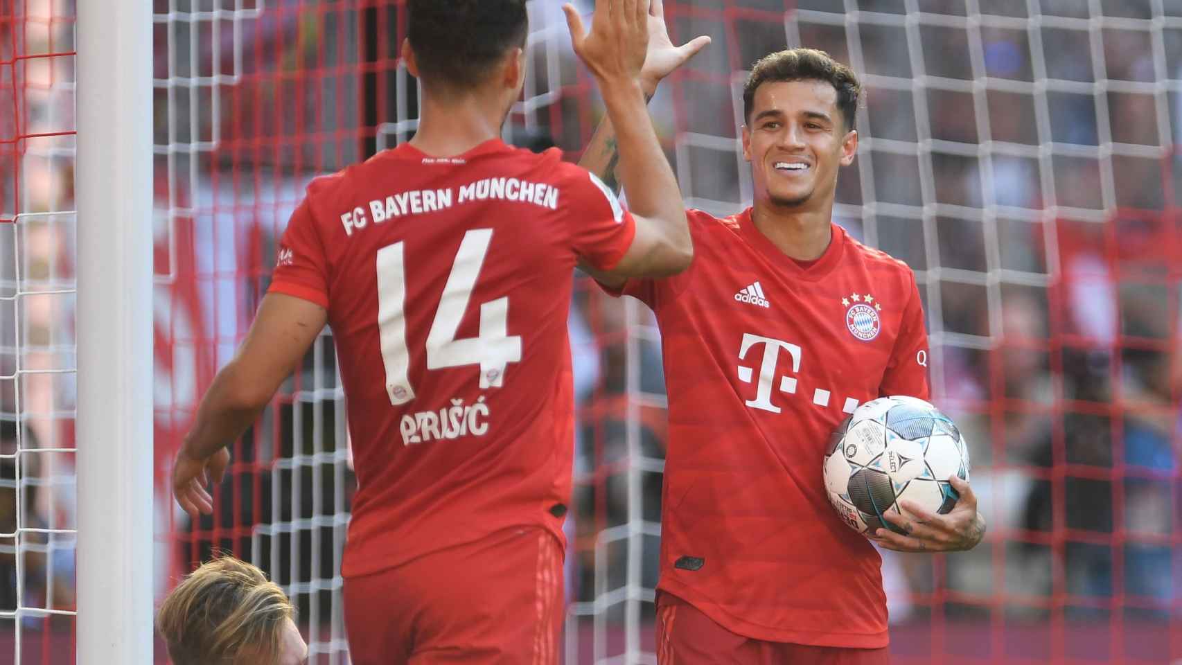 Coutinho y Perisic celebrando un gol en el Bayern-Mainz 05 / EFE