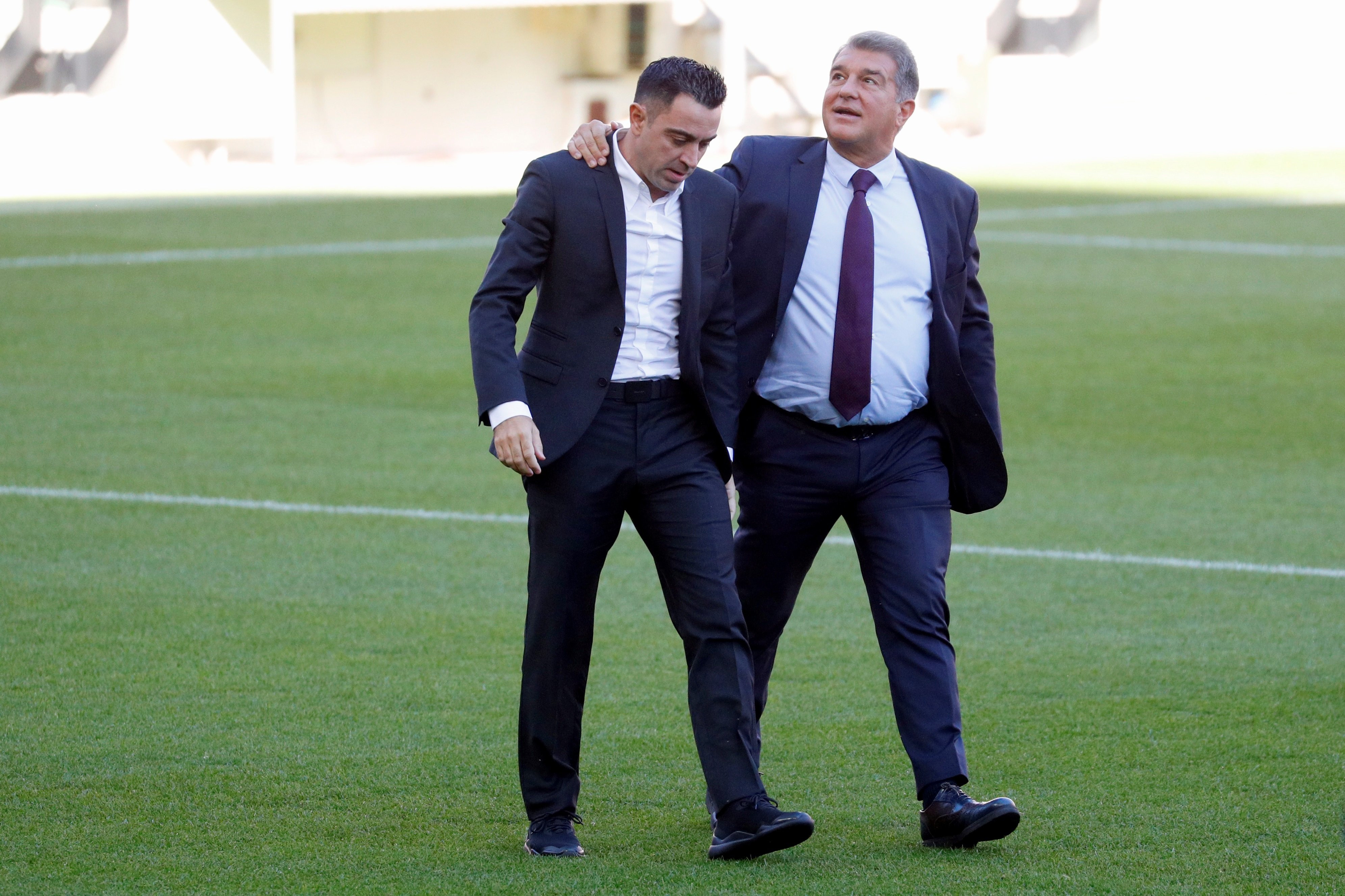 Xavi pedirá a Laporta y Alemany un esfuerzo para los fichajes del Barça / EFE