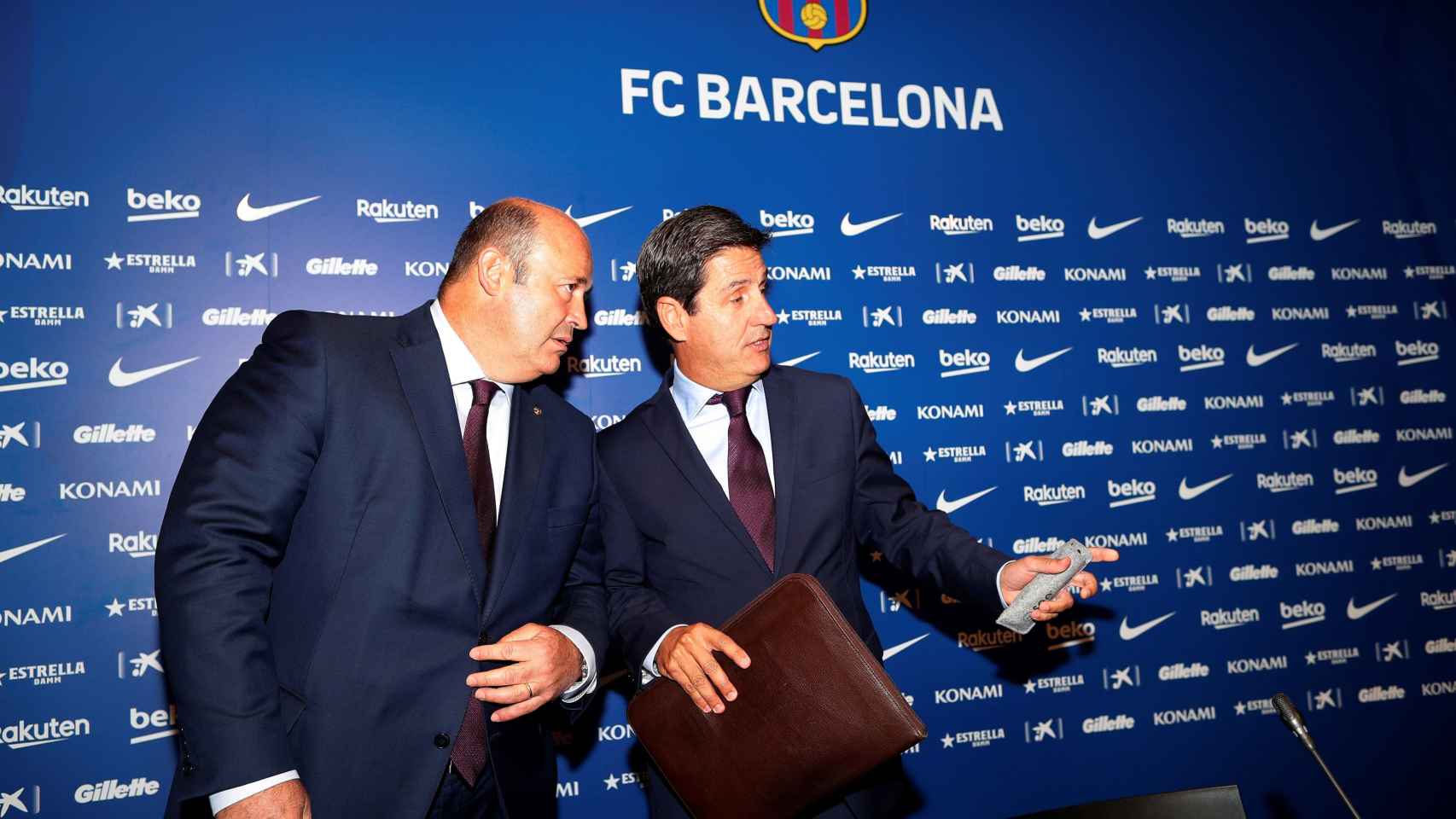 El director general del Barça, Òscar Grau y el vicepresidente Quique Tombas / EFE