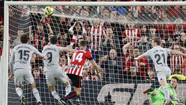 Ter Stegen rechazando un disparo / EFE