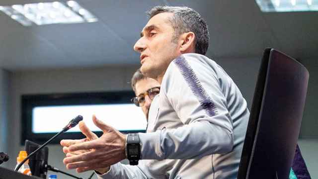 El técnico del FC Barcelona, Ernesto Valverde, en rueda de prensa / EFE