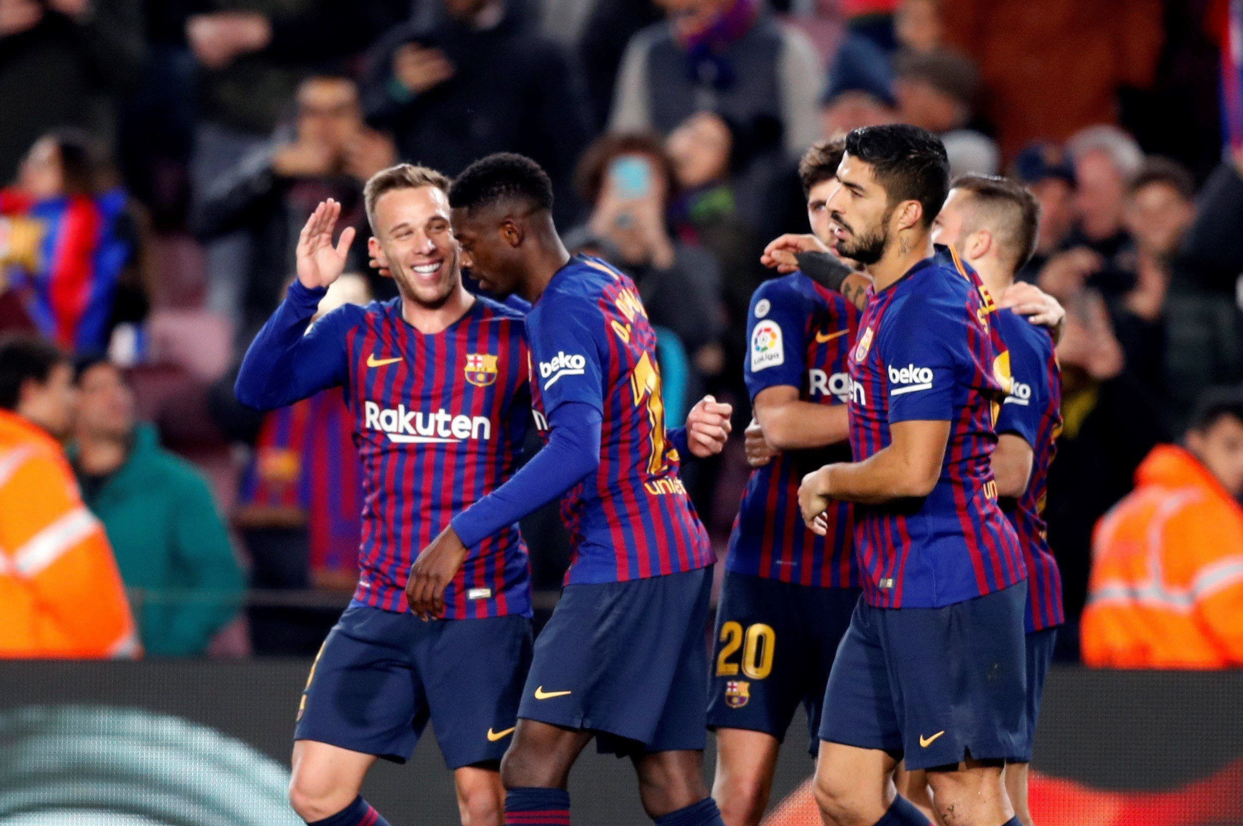 Los jugadores del Barça celebrando el gol de Dembelé / EFE
