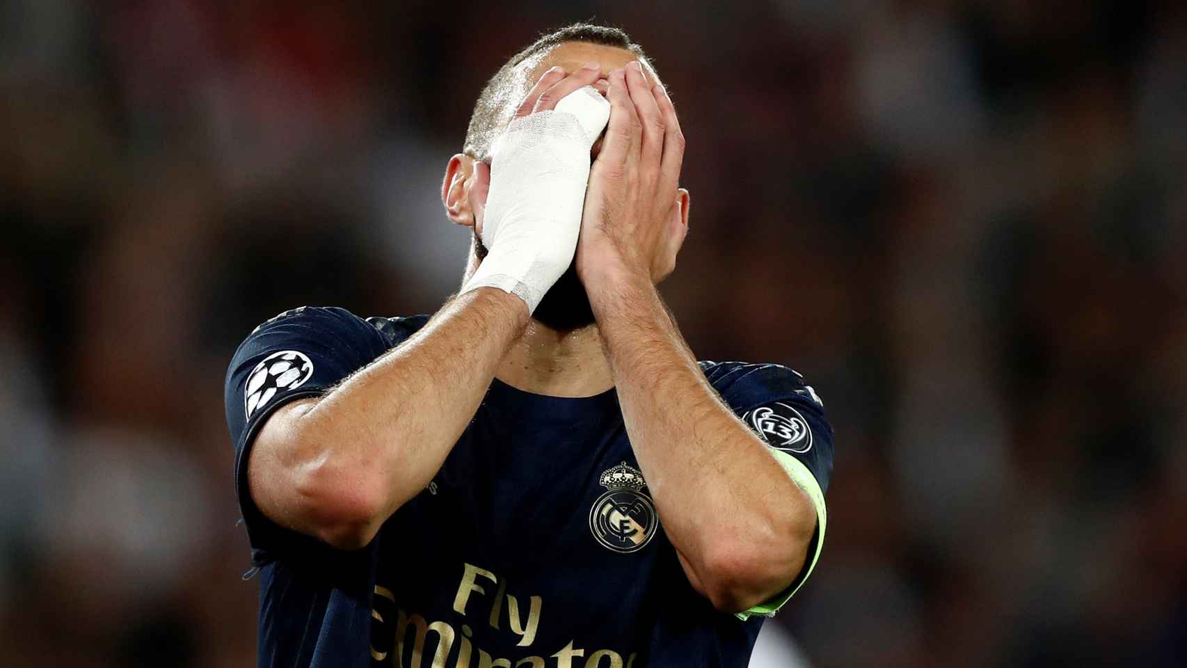 Karim Benzema lamenta una ocasión durante el PSG Real Madrid EFE