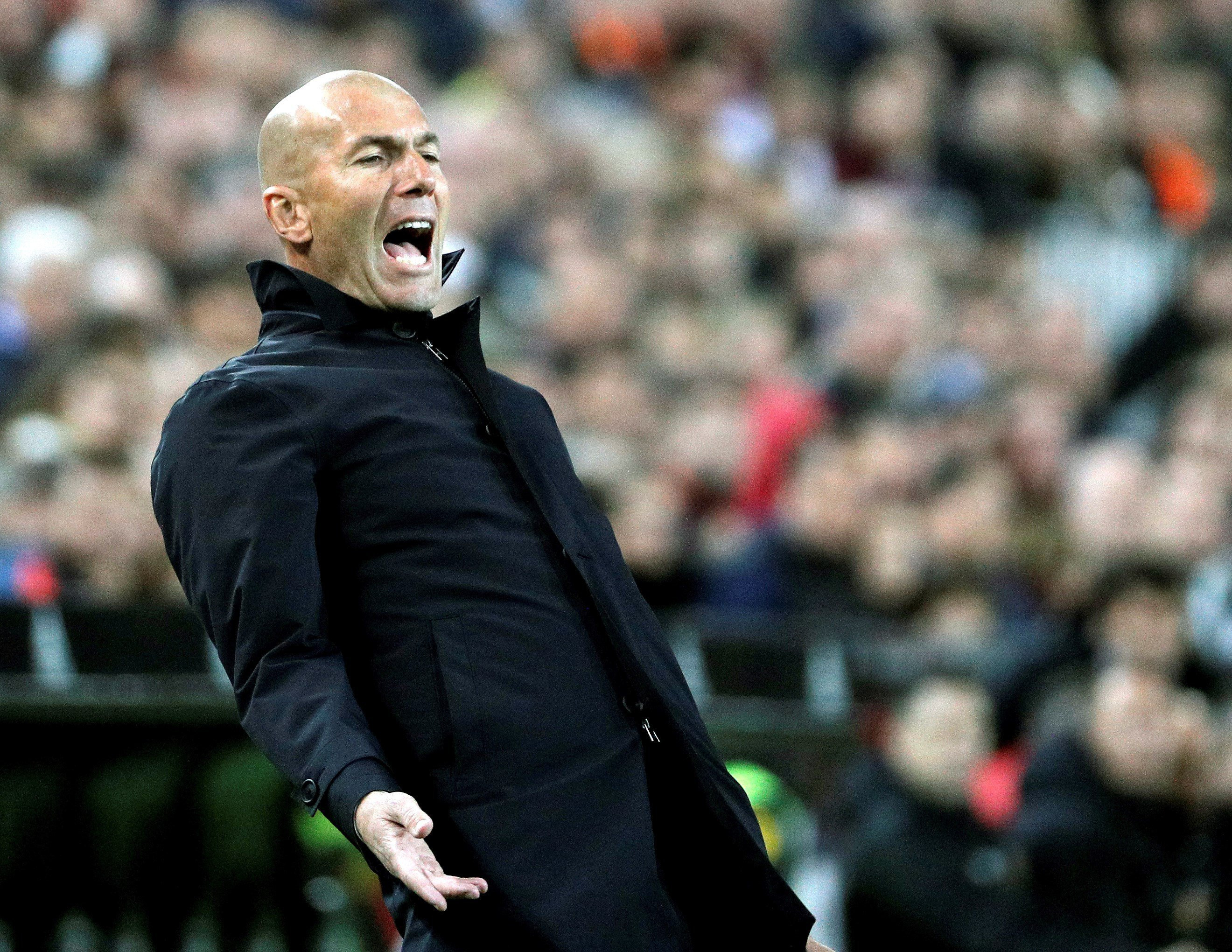 Zidane lamentando una ocasión del Real Madrid / EFE