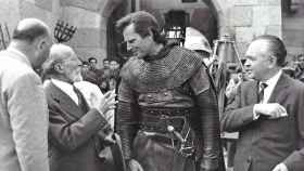 Samuel Bronston con el actor Charlton Heston y el historiador Ramón Menéndez Pidal en el rodaje de 'El Cid' / ZENDA