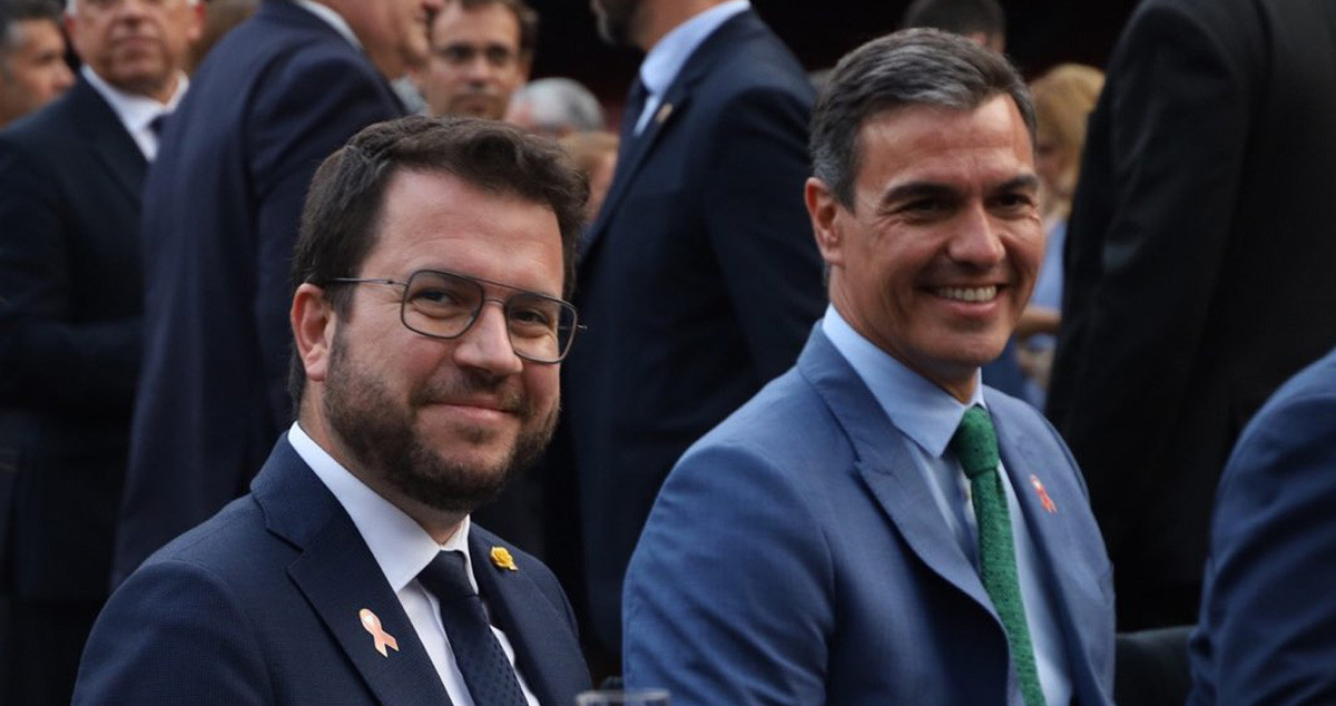El presidente de la Generalitat, Pere Aragonès, y el presidente del Gobierno, Pedro Sánchez, quien ha prometido modificar el delito de sedición / GALA ESPÍN (CRÓNICA GLOBAL)