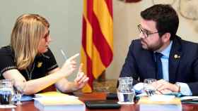 Elsa Artadi, que descarta ser la vicepresidenta económica del nuevo Govern, junto al candidato de ERC a la presidencia de la Generalitat, Pere Aragonès / EFE