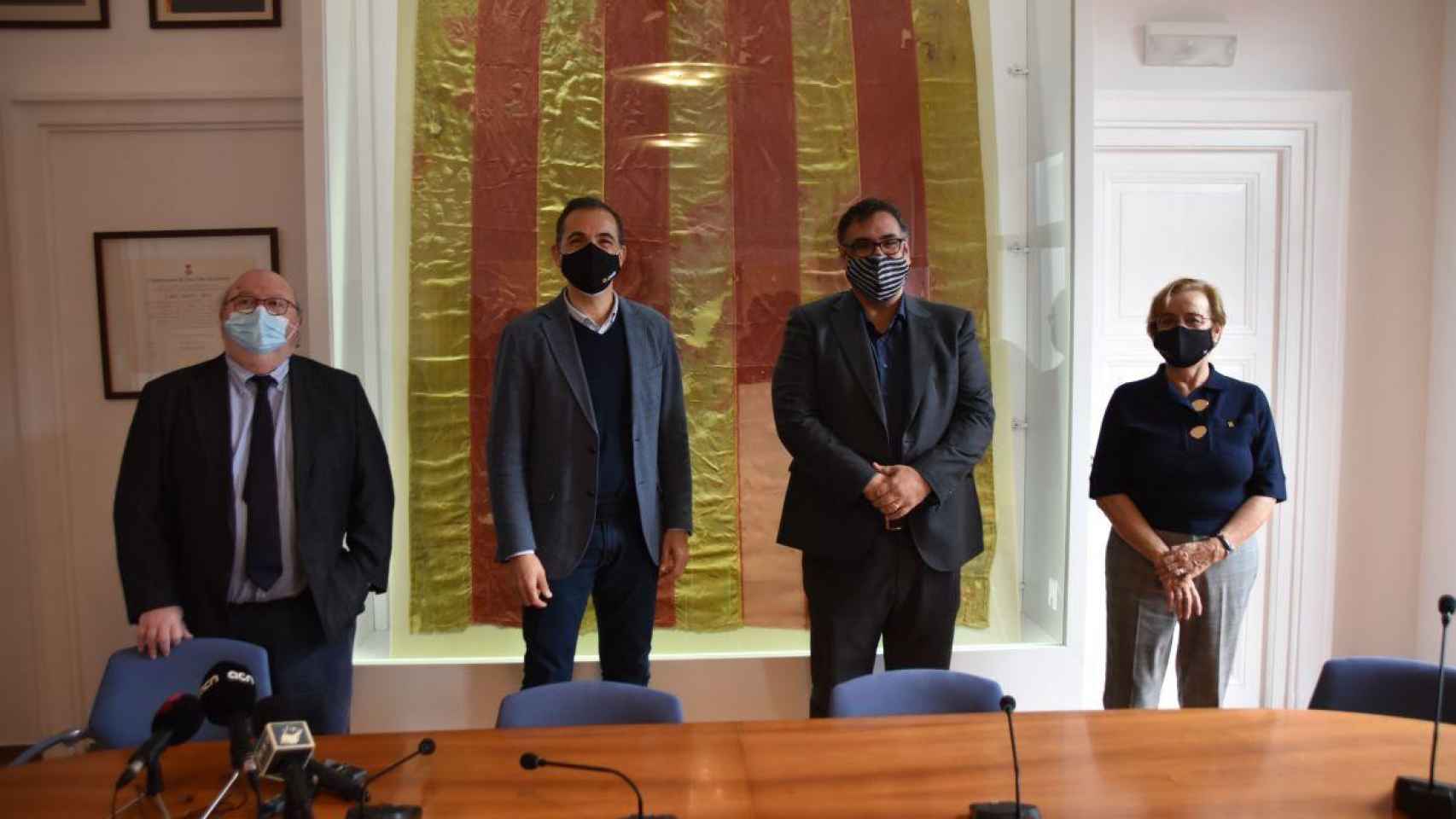 Los cuatro alcaldes de la Costa Brava posan tras la rueda de prensa / AYUNTAMIENTO SANT FELIU de GUIXOLS