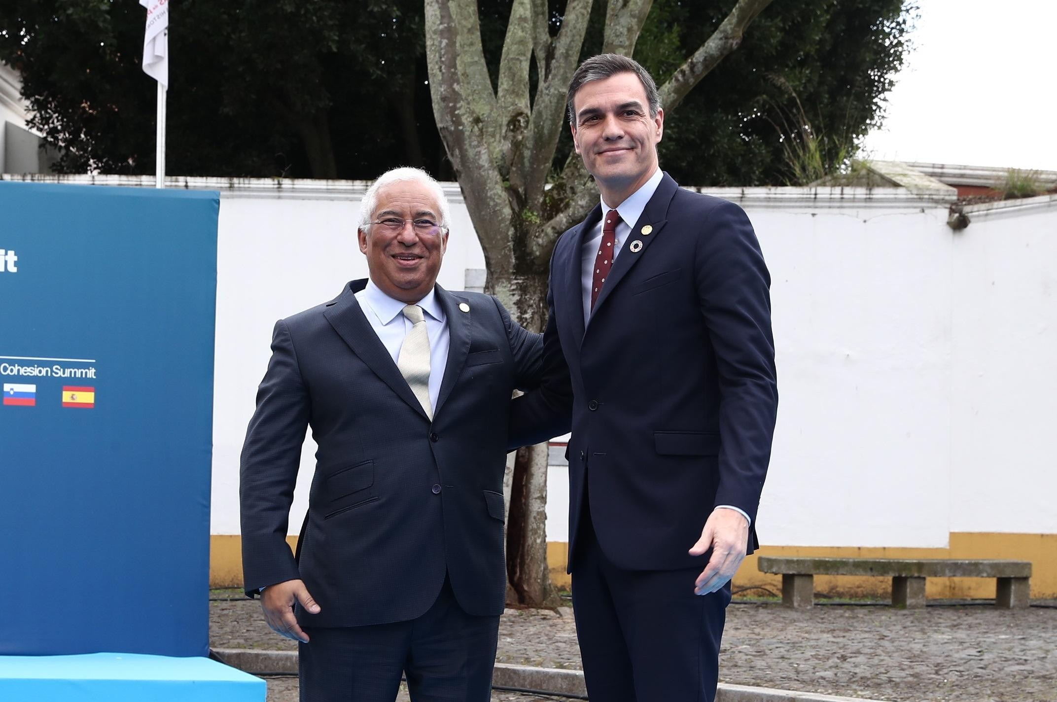 El primer ministro de Portugal, António Costa, junto al presidente español, Pedro Sánchez / EP
