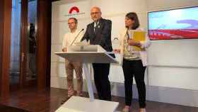 Josep Costa, Eduard Pujol y Gemma Geis, diputados de Junts per Catalunya (de izquierda a derecha) han valorado la extradición de Carles Puigdemont / CG