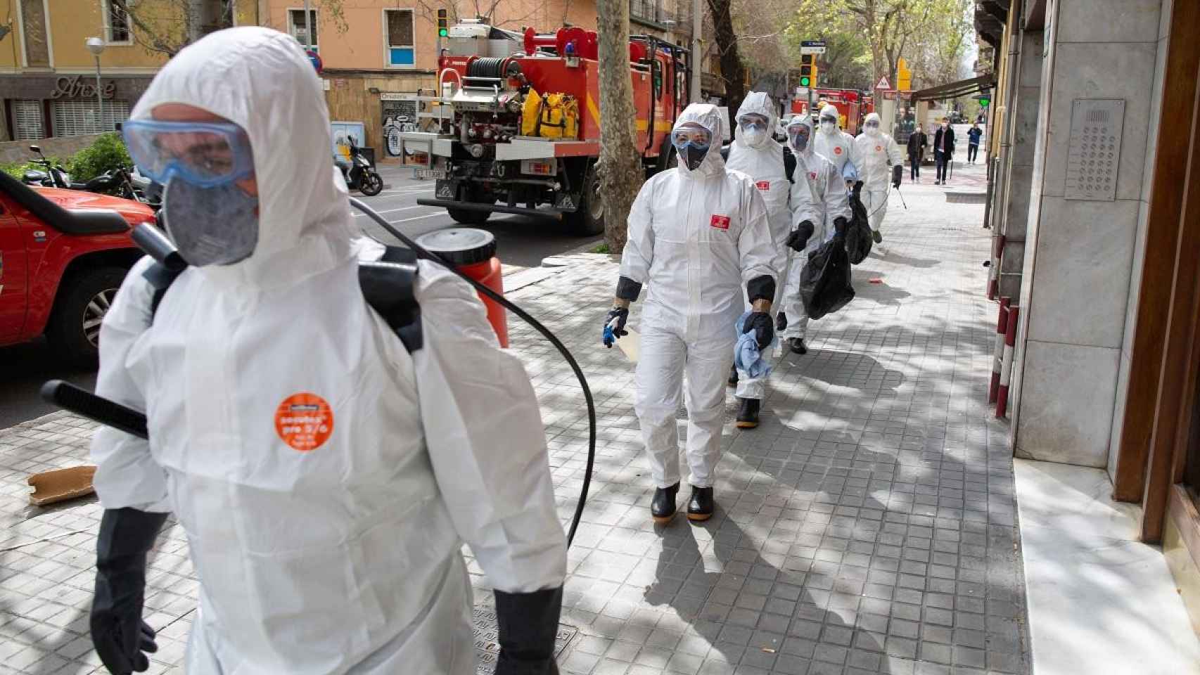La UME desinfecta una residencia en Cataluña / EUROPA PRESS