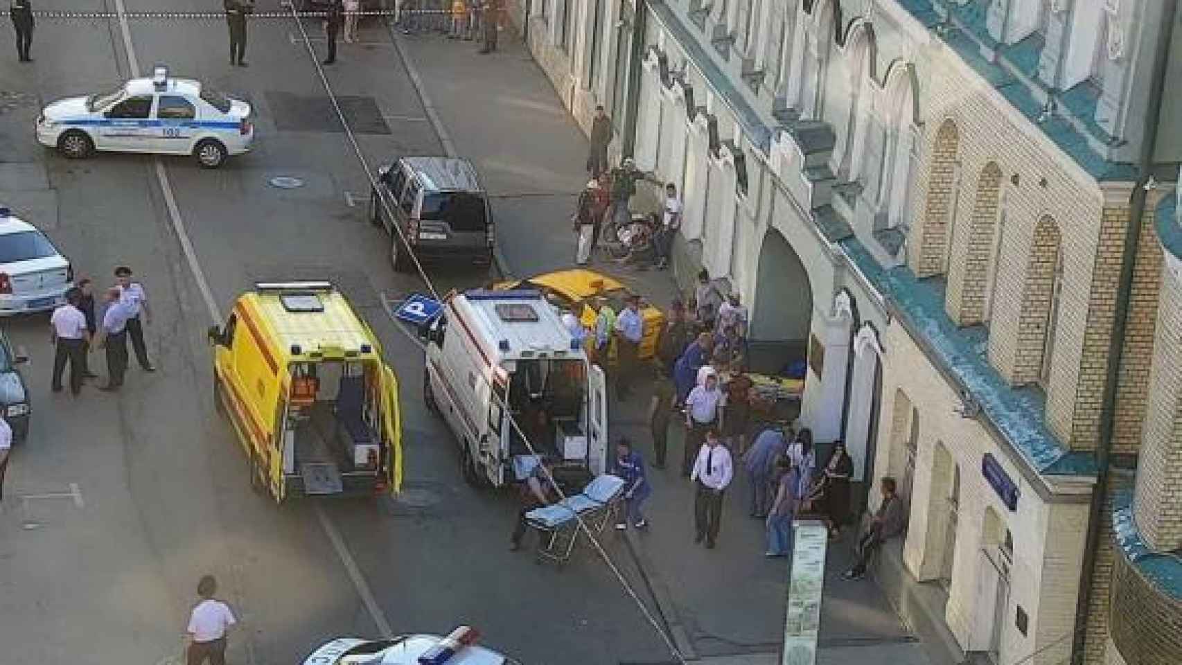 Ambulancias tras el atropello de un taxista a viandantes en Moscú / EFE