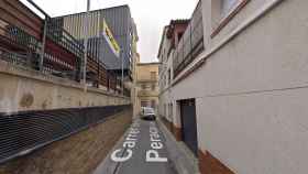Calle Francesc Peracaula, en la que se encuentra el piso ocupado que desencadenó un enfrentamiento entre los vecinos de Gelida la semana pasada / GOOGLE STREET VIEW