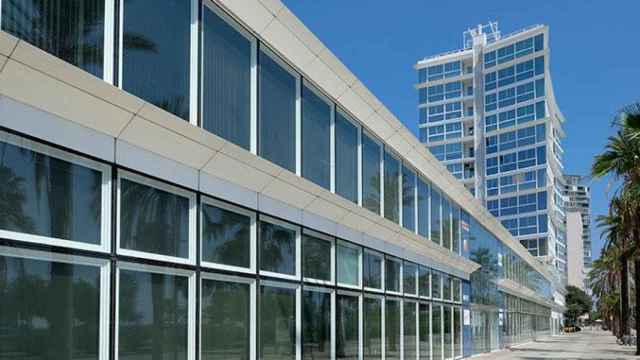 Edificio de oficinas vendido por Meridia Capital a Partners Group en Barcelona / CG