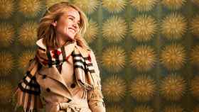 La modelo Rosie Huntington-Whiteley en una campaña de la marca Burberry