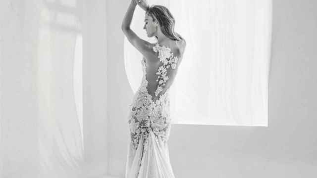 Brillo y sensualidad: la nueva colección de Pronovias para 2018