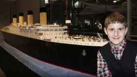 Brynjar Karl Bigisson con su réplica LEGO del Titanic / TITANIC MUSEUM ATTRACTION