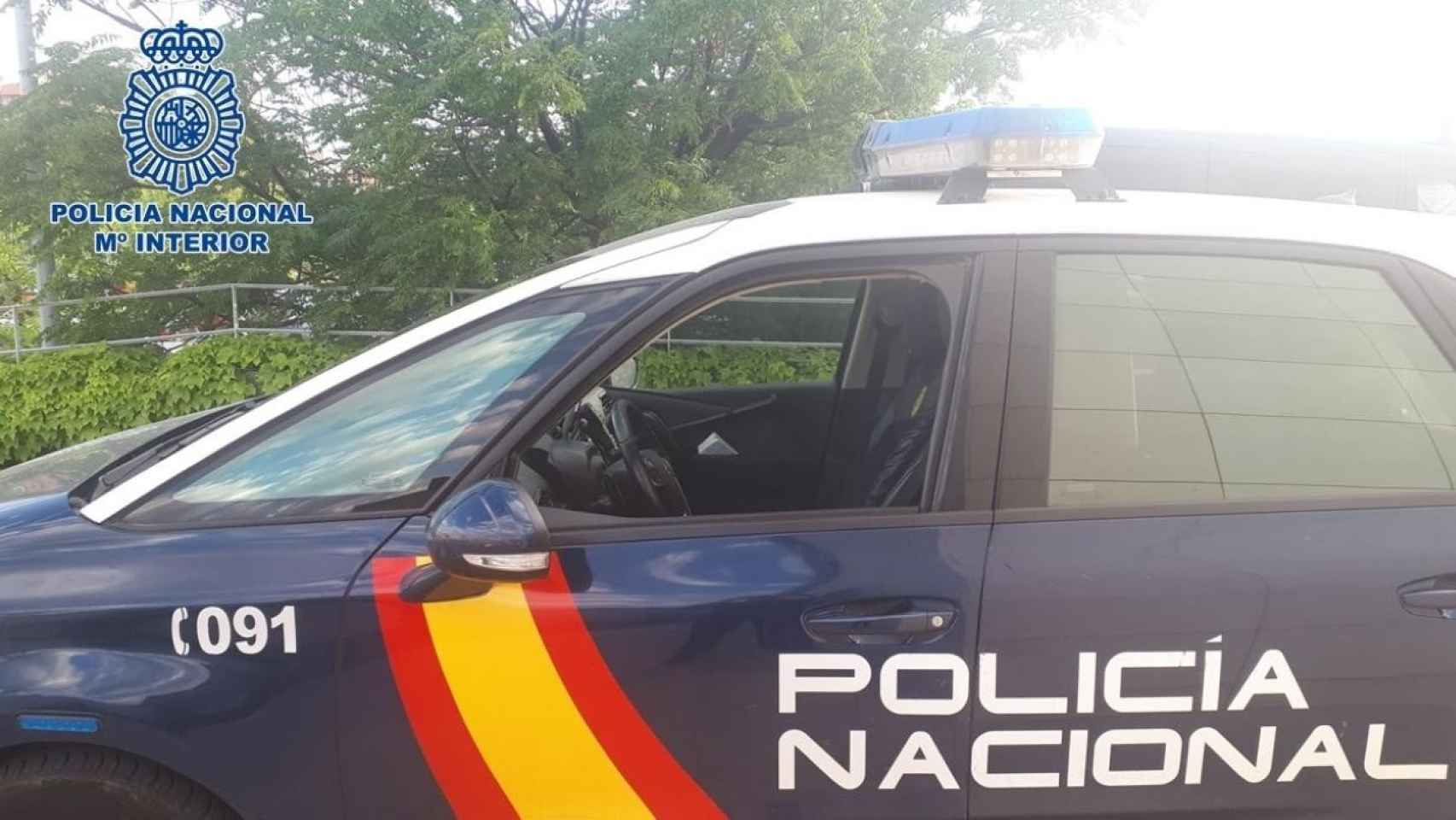 Vehículo de la Policía Nacional en el que trasladaron al fugitivo / EP
