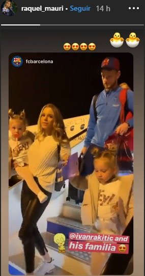 Raquel Mauri e Ivan Rakitic con sus hijas en la llegada a Sevilla / INSTAGRAM