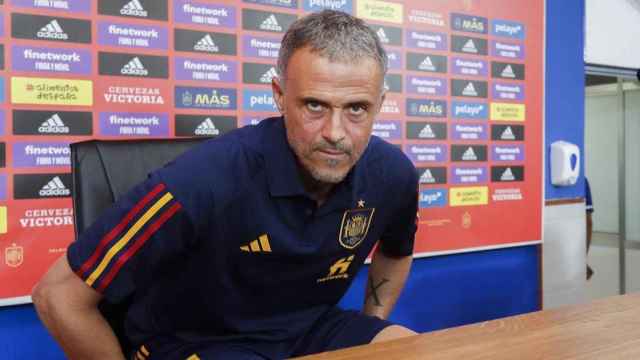 Luis Enrique, antes de una rueda de prensa con la selección española / EFE