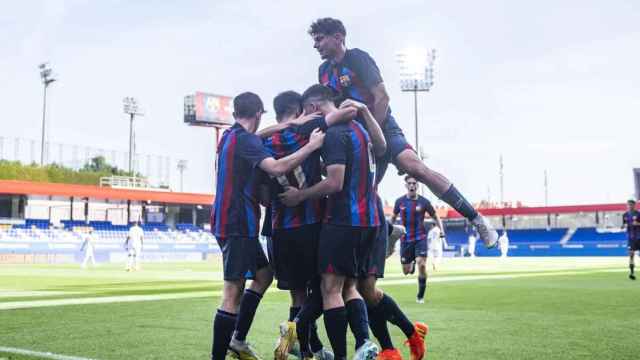 Los jugadores del Barça juvenil celebran la victoria ante el Bayern / FCB