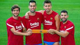 Roberto, Busquets, Piqué y Alba, los cuatro capitanes del Barça / FC Barcelona