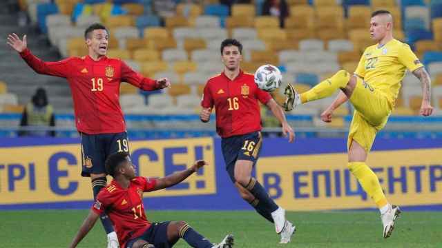 Ansu Fati en el partido contra Ucrania EFE