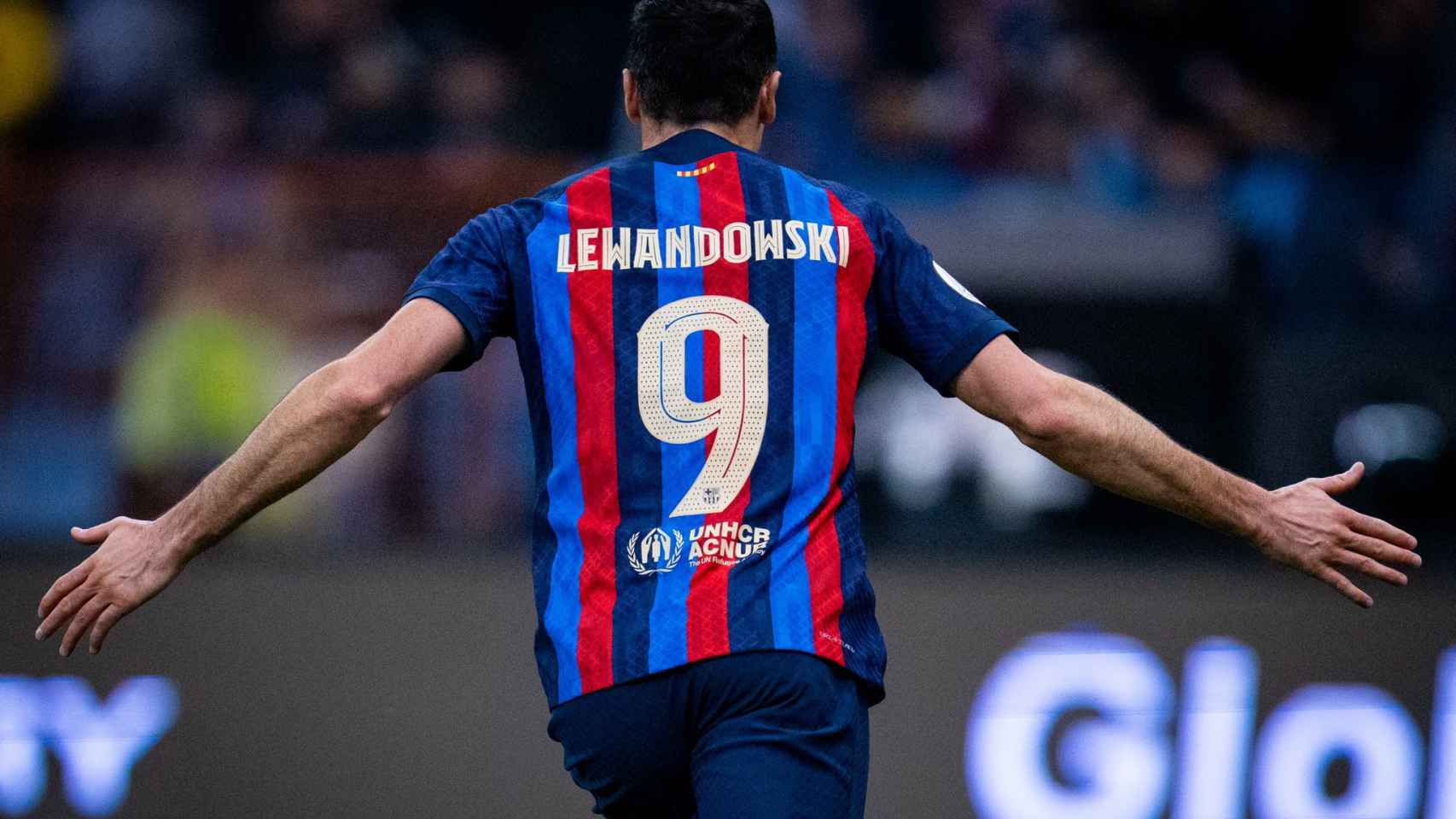Lewandowski celebra su gol ante el Madrid en la Supercopa / FCB