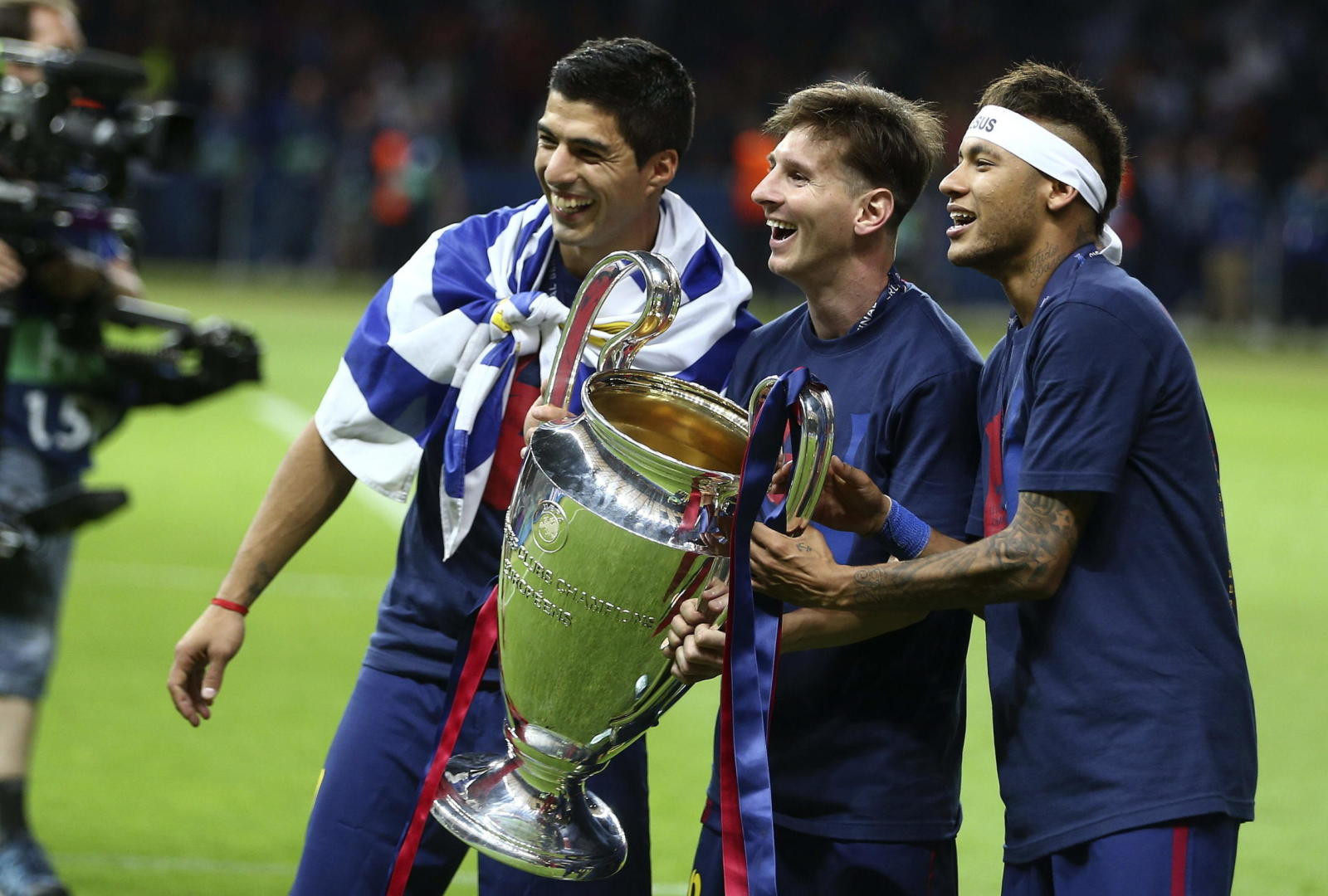 Luis Suárez, Messi y Neymar celebran la Champions de 2015 / EFE