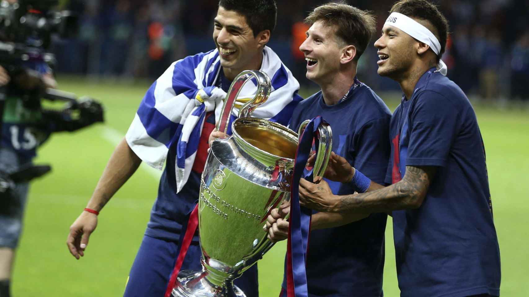 Luis Suárez, Messi y Neymar celebran la Champions de 2015 / EFE