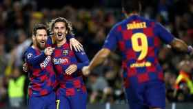 Messi, Griezmann y Suárez celebran un gol del Barça / EFE