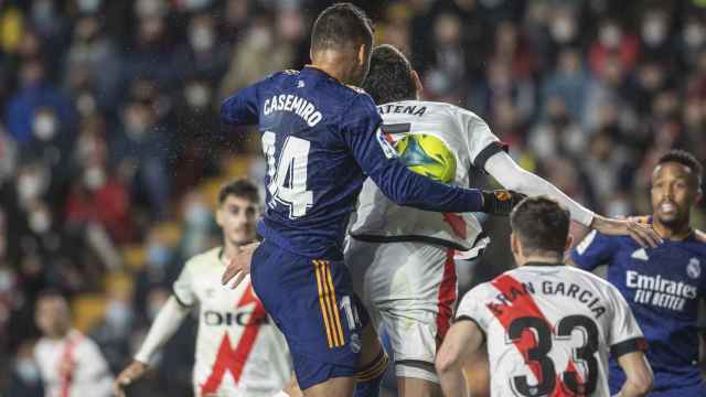 Casemiro, en un lance del partido entre el Rayo y el Real Madrid / EFE