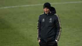 Zidane durante un entrenamiento con el Real Madrid /EFE