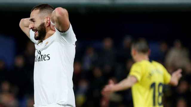 Benzema, lamentándose en un partido del Real Madrid | EFE