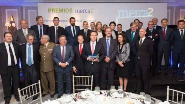 Una foto de los presentes en la entrega Premio Empresario del Año en la gala, entre ellos Dimas Gimeno y Juan Pablo Lázaro